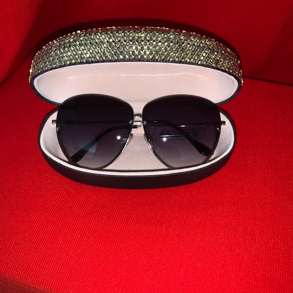 About That Bling Eyewear Case - Picture 3 of 3